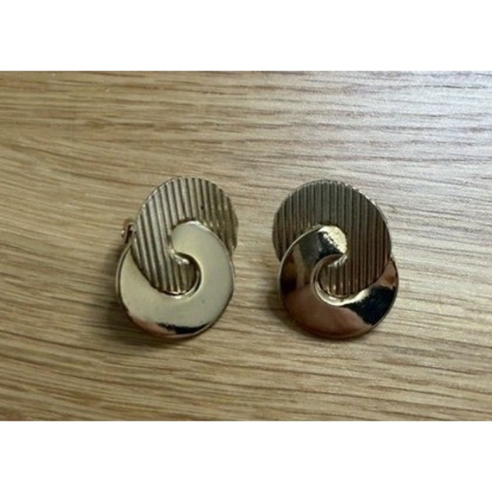 Marino Clip On Earrings Women Small Gold Good Ribbed Swirl Vintage